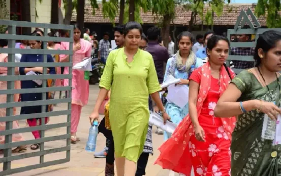 CG SET Exam 2024: EWS कैंडिडेट्स को आरक्षण नहीं, सामान्‍य कैटेगरी से कॉम्पिटिशन, उम्‍मीदवारों की ये बड़ी मांग