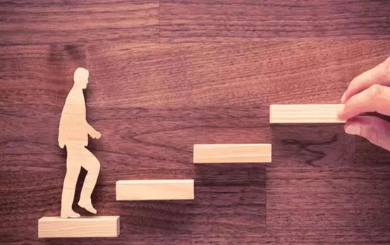 Career Tips: करियर में आगे बढ़ने के लिए अपनाएं ये 3 आदत, सफल  होने से कोई नहीं रोक सकता