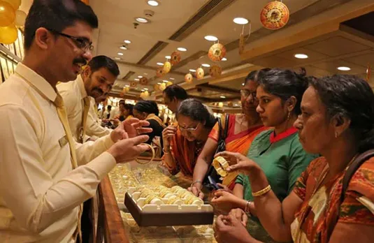 Gold Silver Rate Today: सोना-चांदी की कीमतों में आया उछाल, साल के अंत क्या 62 हजार का होगा सोना