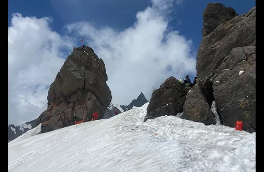 Shrikhand Mahadev: आज सावन का पहला सोमवार, जानिए 72 फीट पर विराजित श्रीखंड महादेव के बारे में