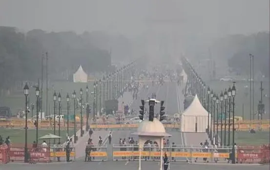 Delhi AQI: रात में फिर से जहरीली हुई हवा की गुणवत्ता, कुछ राहत नहीं मिलने की संभावना