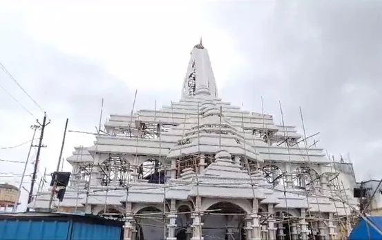 Ganesh Chaturthi 2023: कोरबा में कोलकाता के कारीगर तैयार कर रहे, गणेशोत्सव के लिए 107 फीट ऊंचा पंडाल