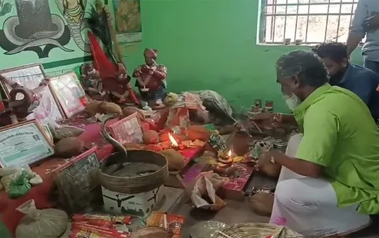 Chhattisgarh News: सांपों का गांव: ऋषि पंचमी पर होती है विशेष पूजा, सांप पकड़ने खुली पाठशाला