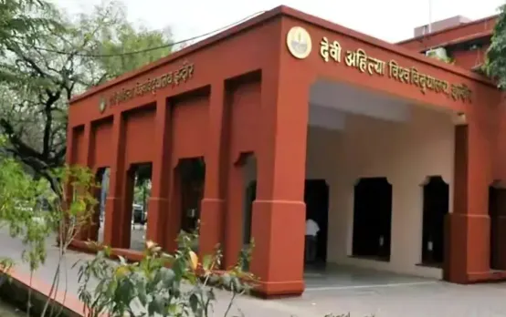 इंदौर में MBA का पेपर लीक: सोशल मीडिया पर वायरल होते ही मचा बवाल, परीक्षा निरस्त; कुलपति का मांगा इस्तीफा