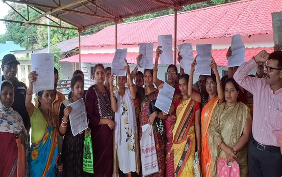 CG News: सरकार की वादाखिलाफी से नाराज सैकड़ों लोग पहुंचे कलेक्ट्रेट कार्यालय, नि:शुल्क पट्टा देने की कही बात