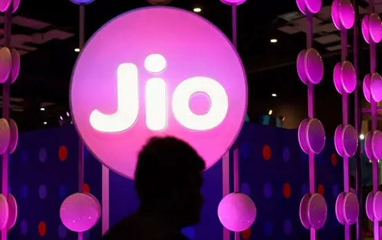 Jio Space Fiber Service: अब देश के दूरदराज इलाके में मिलेगी हाई-स्पीड ब्रॉडबैंड सेवाएं, जियो ने की ये पेशकश