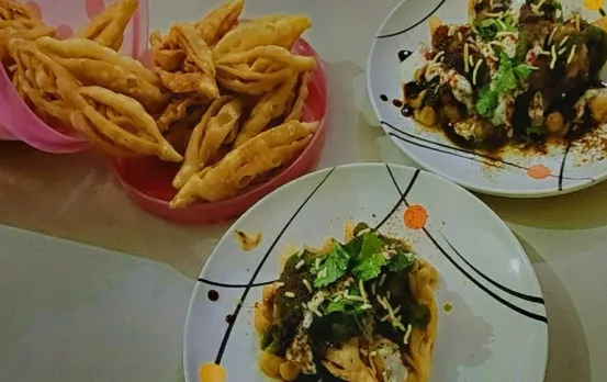 Karela Khasta Chaat Recipe: घर पर आसानी से तैयार करें फेमस करेला खस्ता चाट, उंगलिया चाटते रह जाएंगे आप,नोट करें रेसिपी