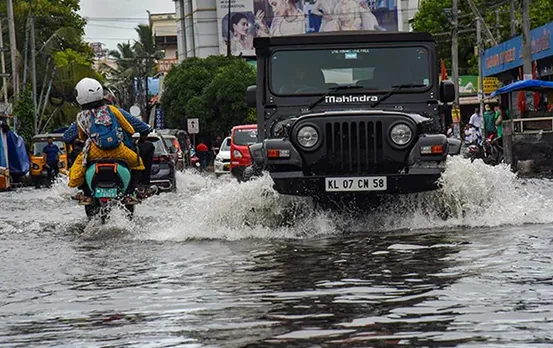 Kerala Heavy Rain: राज्य में भारी बारिश से इलाकों में आई भीषण बाढ़, शैक्षणिक संस्थानों में घोषित की छुट्टी