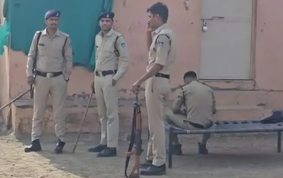 खरगोन में IT का छापा: इन 4 ठिकानों पर 30 से ज्यादा अधिकारी-कर्मचारियों ने दी दबिश, कार्रवाई जारी