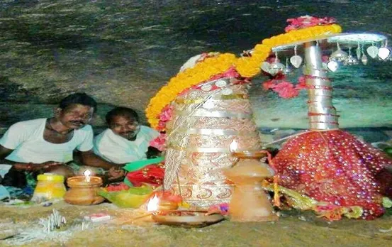 CG News: साल में सिर्फ एक ही दिन खुलता है यह मंदिर, दर्शन करने देशभर से जुट रहे श्रद्धालु