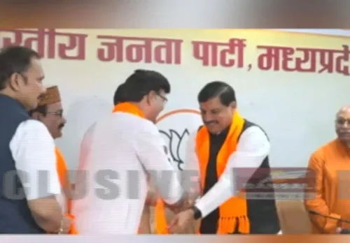 MP कांग्रेस को फिर बड़ा झटका: पूर्व विधायक हरिबल्लभ शुक्ला ने थामा BJP का हाथ, दतिया के 100 कार्यकर्ता भी शामिल