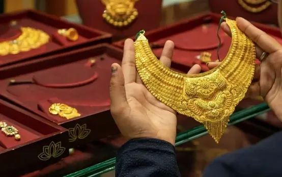 Indore Market Price: चांदी की चमक बढ़ी,सोना हुआ स्थिर, दालों के दामों में भी आई तेजी; जानें बाजार भाव