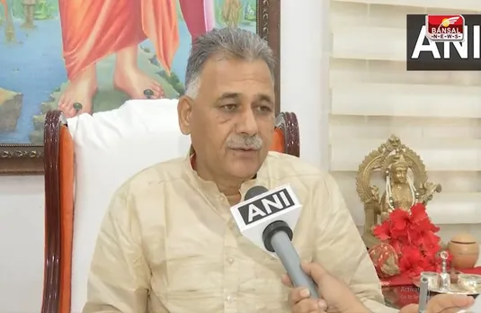 MP School Education Department: अब स्कूल में बच्चे भगवद गीता संदेश और भगवान परशुराम के साथ पढ़ेंगे ये पाठ