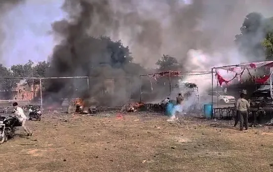 Mathura News: पटाखा बाजार की सात से अधिक दुकानों में लगी आग, कई लोग जख्मी