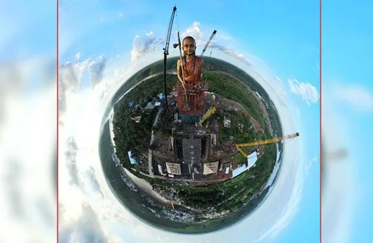 MP Ujjain News: मृदंग की थाप, वैदिक मंत्रोच्चार, शंखनाद के साथ आदिगुरू शंकराचार्य की प्रतिमा का अनावरण, CM ने संतों के साथ लगाई परिक्रमा