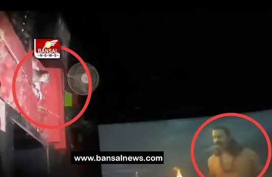 Adipurush Theatre In Monkey: मूवी देखने पहुंचे खुद हनुमान जी, सिनेमाघर में एक सीट रिजर्व रखने की कही थी बात