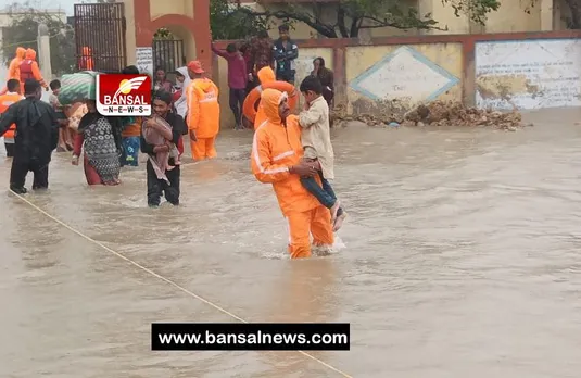 Cyclone Biparjoy: गुजरात में सामान्य हुआ खतरनाक चक्रवात, सैकड़ों गांवों में बिजली व्यवस्था की बहाल