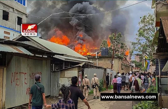 Manipur Internet Ban: हिंसा के बाद अब 1 जुलाई तक स्कूल बंद, इंटरनेट सेवा बंद होने से पैसों के लिए भटके लोग