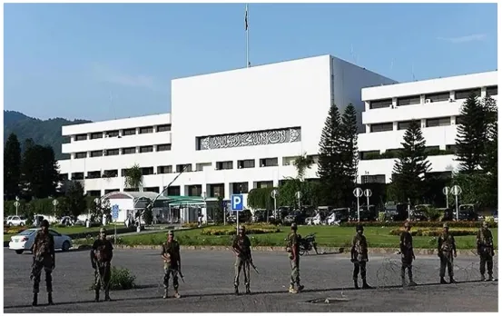 Pakistan News: पाकिस्तान की संसद में पड़ी 'डकैती', सांसदों-पत्रकारों के सामान हुए चोरी, स्पीकर ने दिए जांच के आदेश