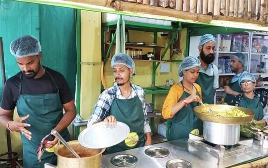 MP News: मूक बधिर लड़के-लड़कियों ने मिलकर खोला पोहा एण्ड शेड्स रेस्टोरेंट, इशारों- इशारों में हो रहा काम