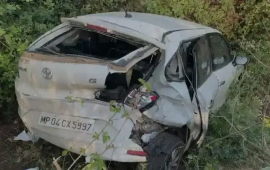 रायसेन में दर्दनाक हादसा: तेज रफ्तार डंपर ने कार को मारी टक्कर; बीजेपी पूर्व जिला अध्यक्ष की मौके पर मौत