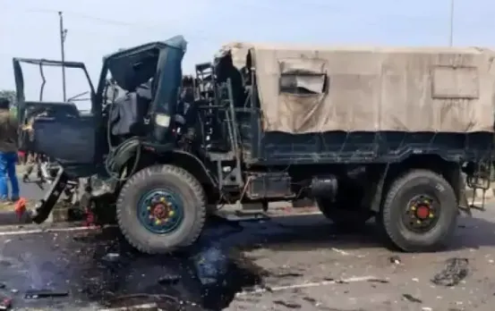 राजगढ़ में दर्दनाक हादसा: आर्मी ट्रक और यात्री बस में भीषण टक्कर, दो जवान सहित 5 की मौत, 10 से ज्यादा घायल