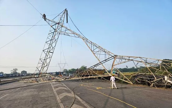 Bilaspur News: दो ट्रकों में जोरदार भिड़त, बिलासपुर राष्ट्रीय राजमार्ग पर 11 गिरा केवी का टावर