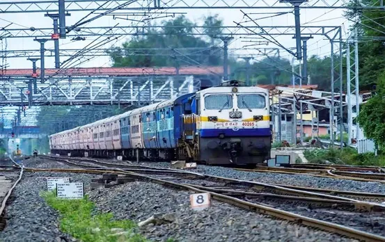 Train Cancelled: त्यौहारी सीजन में बढ़ी यात्रियों की परेशानी, छत्तीसगढ़ से होकर चलने वाली 15 ट्रेनें फिर से कैंसिल