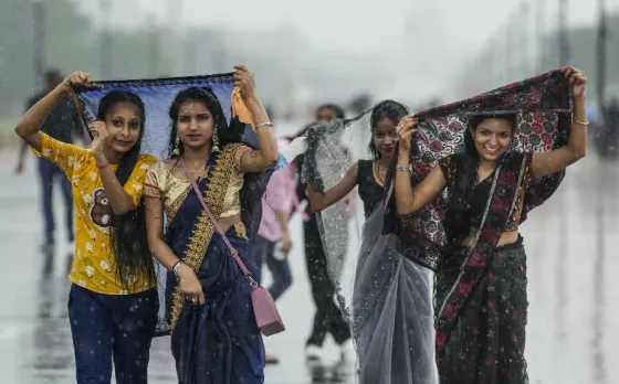 UP Monsoon Update 2024: भीषण गर्मी ने मचाई उत्तर प्रदेश में तबाही! इन दिन हो सकती है पूरे राज्य में बारिश