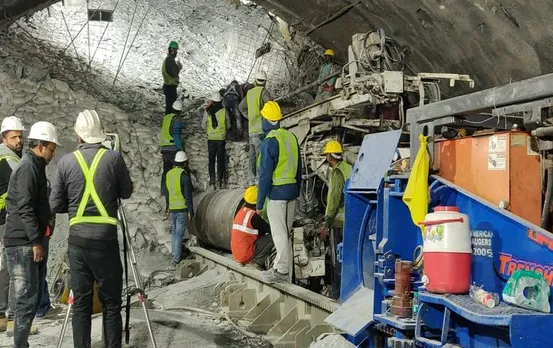Uttarkashi Tunnel Rescue: मजदूरों से महज 10 मीटर दूर टूटी ऑगर मशीन, होगी वर्टिकल ड्रिलिंग शुरू