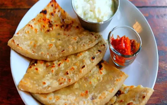 Winter Special Aaloo Paratha: सर्दियों में खाएं गरमागरम आलू के पराठे, यहां जानें इसे बनाने की आसान विधि