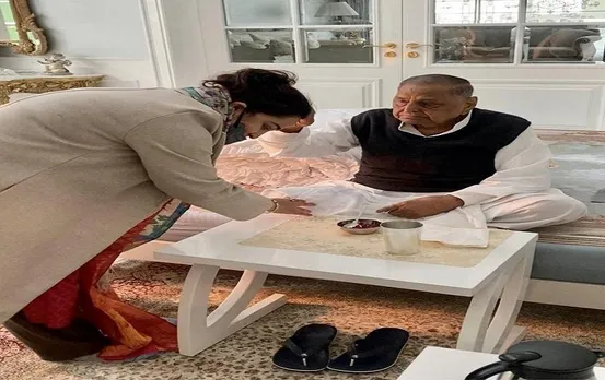 Aparna Yadav joins BJP: भाजपा में शामिल होने के बाद मुलायम से आशीर्वाद लेने पहुंची अपर्णा, पोस्ट की तस्वीर