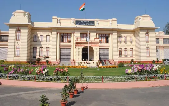 Bihar Winter Assembly:  बिहार विधानसभा में जबरदस्त हंगामा, आज पेश होंगे जातिगत जनगणना रिपोर्ट के आर्थिक आंकड़े