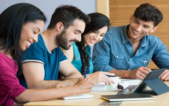 Career Tips: कॉलेज जाने वाले स्टूडेंट्स के लिए करिअर टिप्स जो आपकी ज़िंदगी बदल सकती हैं