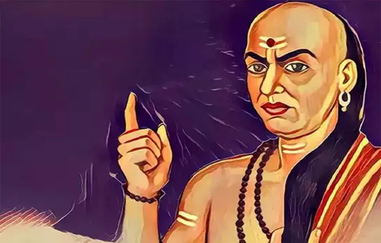 Chanakya Niti: चाणक्य ने बताया है परेशानी से बचने के उपाय, इन 4 लोगों से रहें दूर