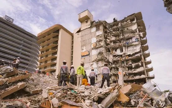 Barabanki Building Collapse: बहुमंजिला इमारत के ढहने से हुआ बड़ा हादसा, 10 लोग हुए घायल