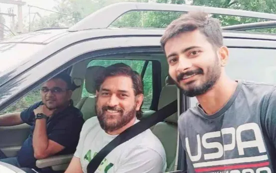 Dhoni Viral Video: “कौनसा गोल चक्कर,” धोनी ने अजनबियों से पूछा रास्ता, वीडियो हो रहा वायरल