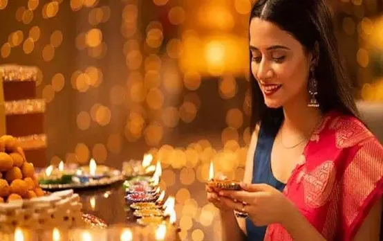 Diwali Makeup Tips: इन 5 चीजों की मदद से लगाएं अपने दिवाली लुक पर चार चांद, लगेंगी सबसे स्टाइलिश