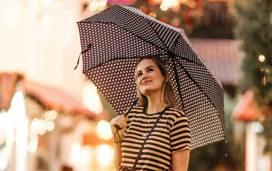 Fashionable Umbrella: फैशन में चार चांद लगा देने वाले अम्ब्रेला, छाता खरीदते समय इन बातों का रखें ध्यान