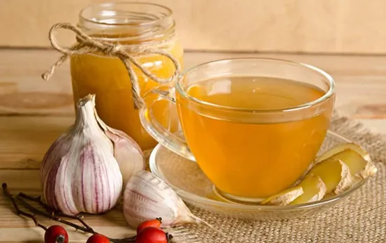 Garlic Tea Benefits: पौष्टिक गुणों से भरपूर होती है लहसुन वाली चाय, ऐसे बनाएं और लें ये हेल्दी फायदे