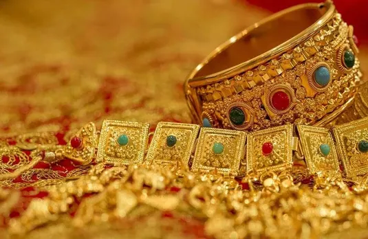 Gold Testing Tips: दीपावली या शादियों के सीजन में कहीं आप भी न खरीद लें नकली सोना, ये हैं असली-नकली सोना पहचानने के टिप्स