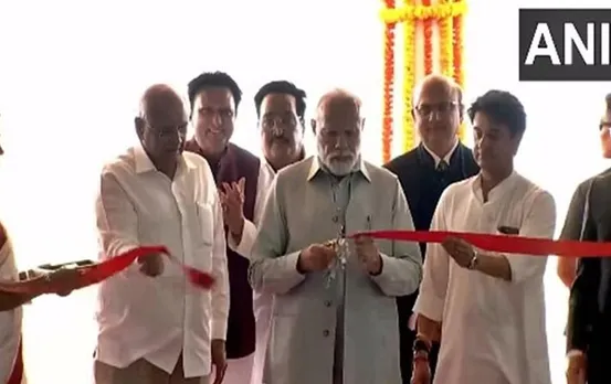Gujarat News: गुजरात का पहला ग्रीनफील्ड हवाईअड्डा, पीएम मोदी ने किया उद्घाटन