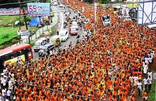 Kanwar Yatra World Record: संस्कारधानी जबलपुर में निकली विशाल संस्कार कांवड़ यात्रा, कितने कांवड़िए हुए शामिल
