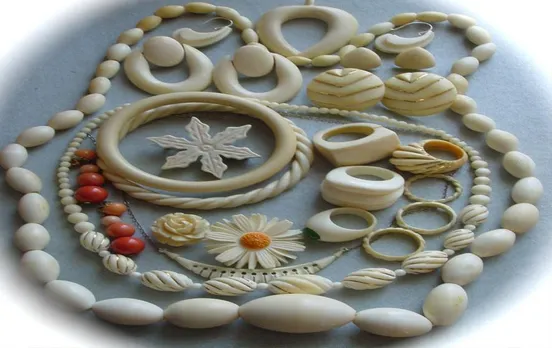 More Expensive Things: सोने से भी महंगी होती है इस चीज आभूषण, भारत में नहीं किया जा सकता इसका व्यापार