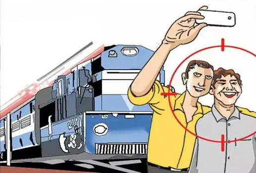 Indian Railway: रेलवे प्लेटफार्म, पटरियों पर सेल्फी लेते पाए गए तो होगी कार्रवार्ई, जानिए प्रावधान