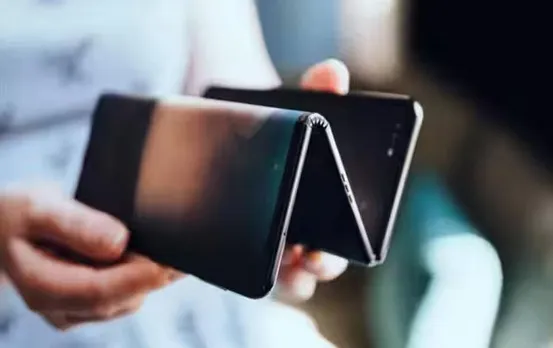 OnePlus Latest Smartphone: वनप्लस के foldable स्मार्टफोन की जानकारी लीक, जानें फीचर्स और स्पेसिफिकेशन