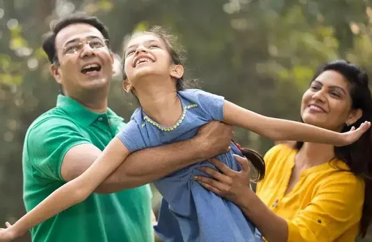Parenting Tips: बच्चे को मेंटली और इमोशनली स्ट्रांग बनाने के लिए अपनाएं ये टिप्स, जुड़ें रहेंगे आपसे, नहीं उठाएंगे कोई कदम