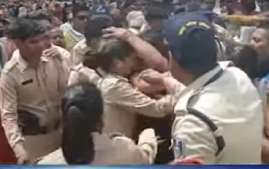 Ujjain News: महिला बाउंसर और महिला पुलिसकर्मी का मारपीट का मामला आया सामने,देखें वायरल वीडियो