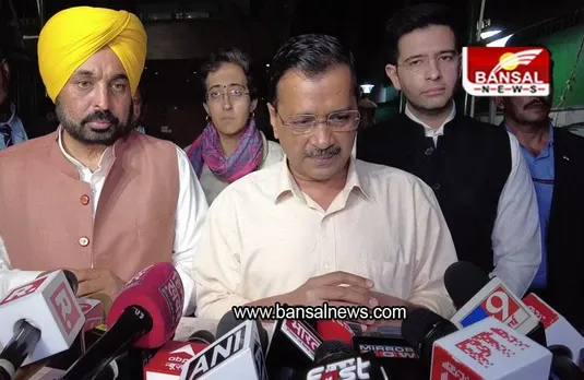 Delhi: CBI दफ्तर से बाहर निकले सीएम केजरीवाल, 8 घंटे चली पूछताछ