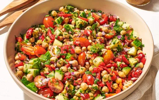 Salad Facts: प्रेग्नेंट महिलाओं के लिए नुकसानदायक है ये सलाद, जानें क्या है सलाद खाने का सही तरीका?